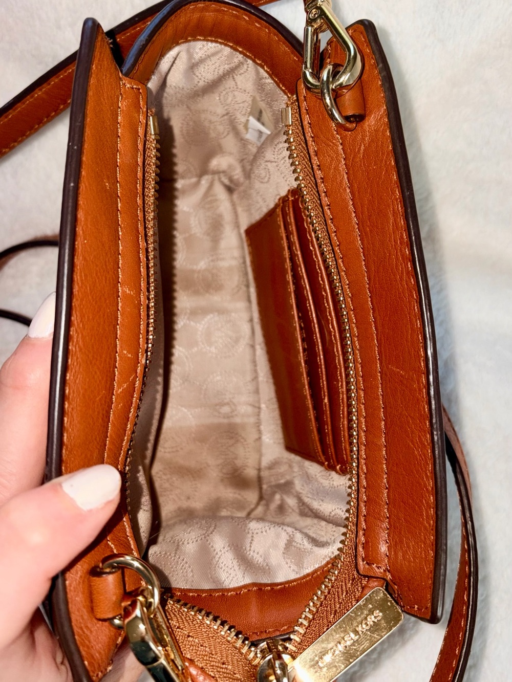 Michael Kors Selma Mini Messenger Crossbody Bag - Picture 6 of 11